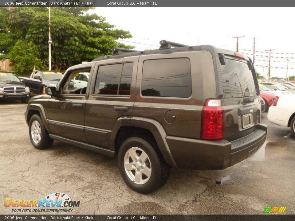 2006 Jeep Commander Dark Khaki Pearl / Khaki Photo #13