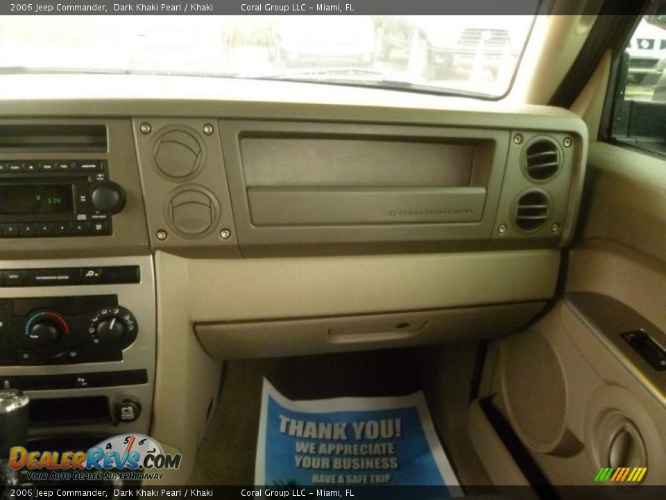 2006 Jeep Commander Dark Khaki Pearl / Khaki Photo #15