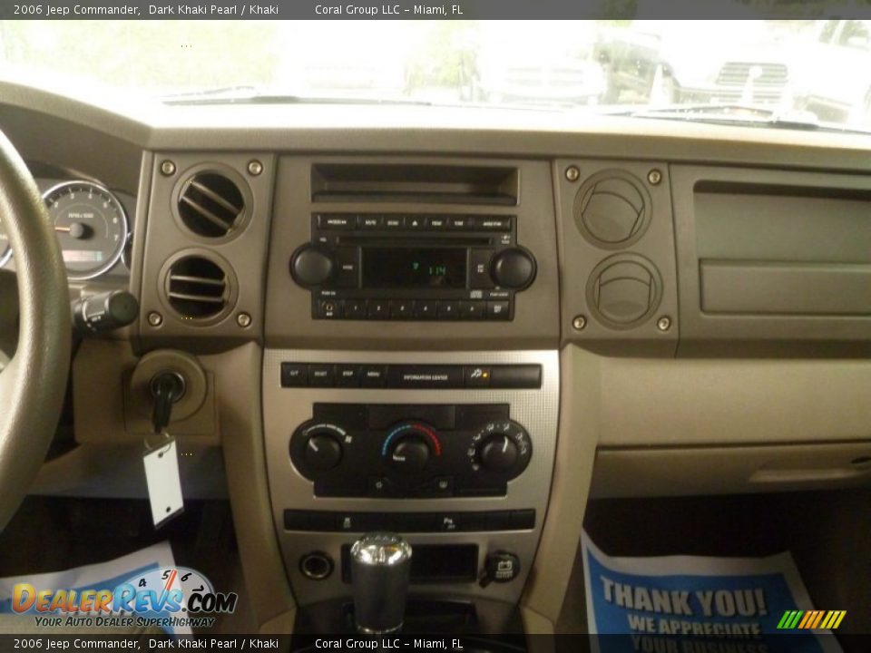 2006 Jeep Commander Dark Khaki Pearl / Khaki Photo #16