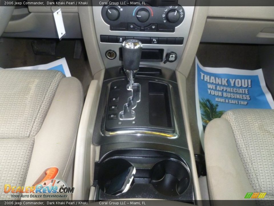 2006 Jeep Commander Dark Khaki Pearl / Khaki Photo #17