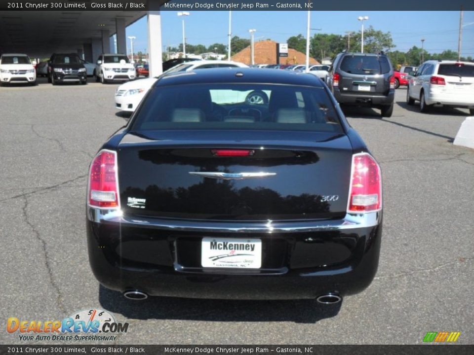 2011 Chrysler 300 Limited Gloss Black / Black Photo #3