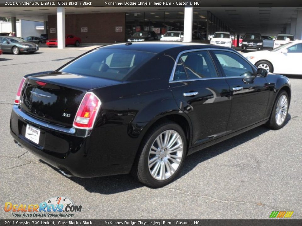 2011 Chrysler 300 Limited Gloss Black / Black Photo #4