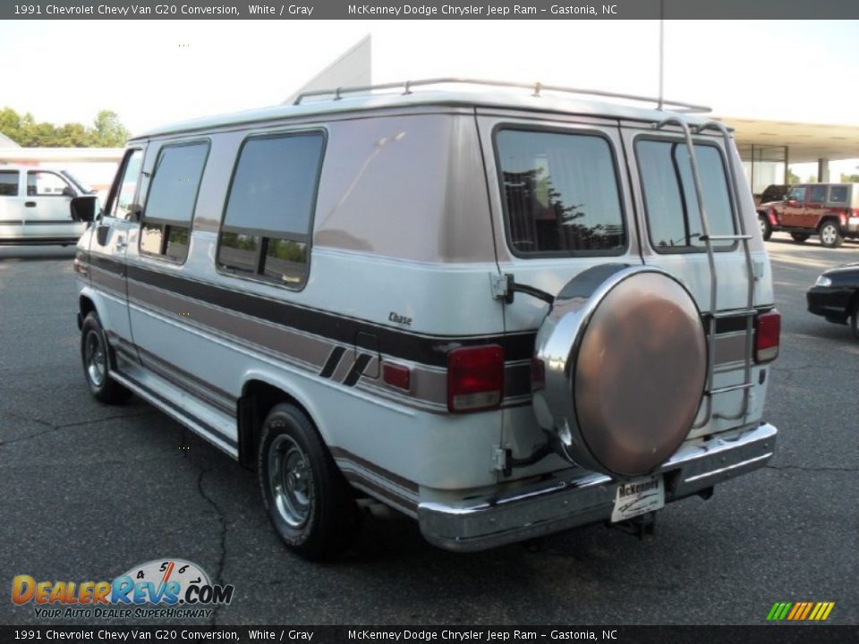 1991 Chevrolet Chevy Van G20 Conversion White / Gray Photo #2