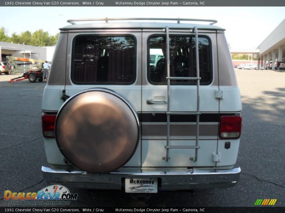1991 Chevrolet Chevy Van G20 Conversion White / Gray Photo #3