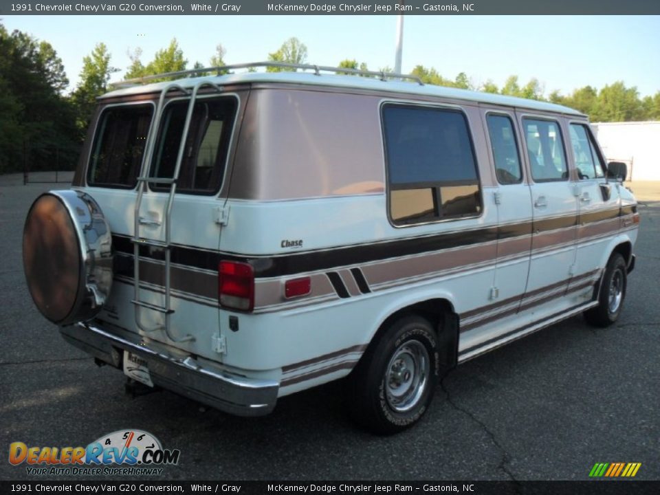 1991 Chevrolet Chevy Van G20 Conversion White / Gray Photo #4