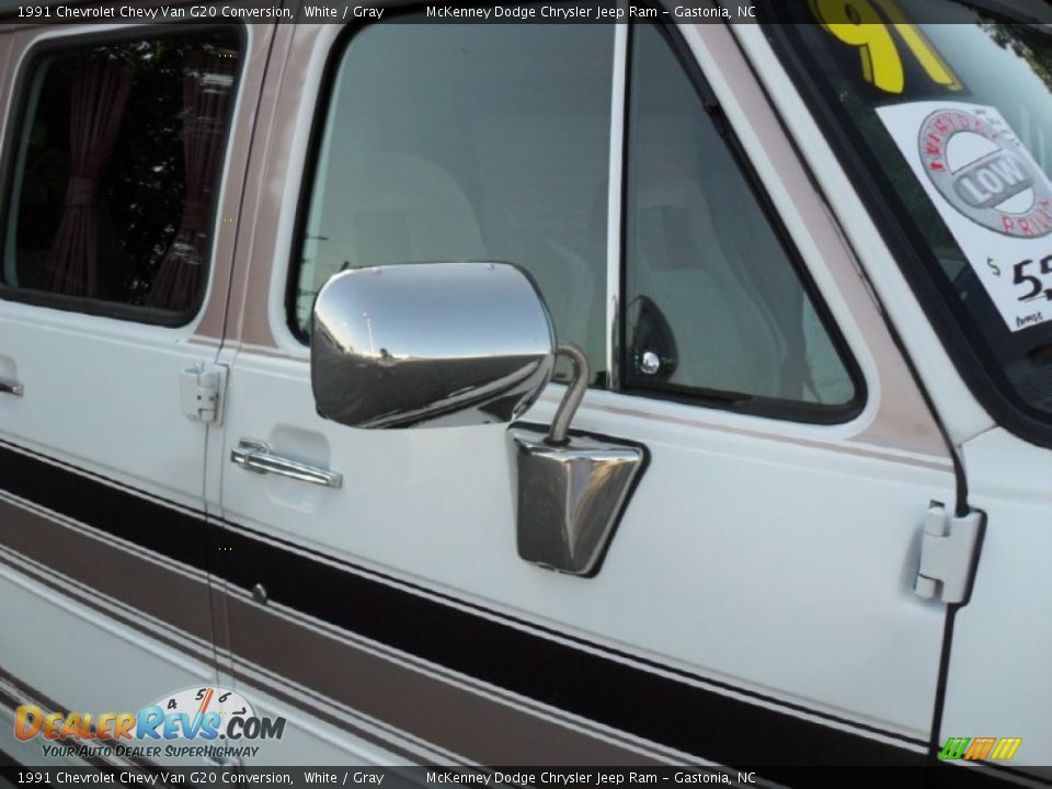 1991 Chevrolet Chevy Van G20 Conversion White / Gray Photo #21