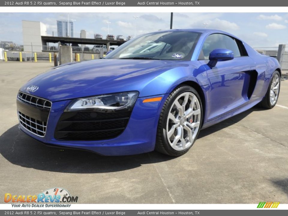 Front 3/4 View of 2012 Audi R8 5.2 FSI quattro Photo #3