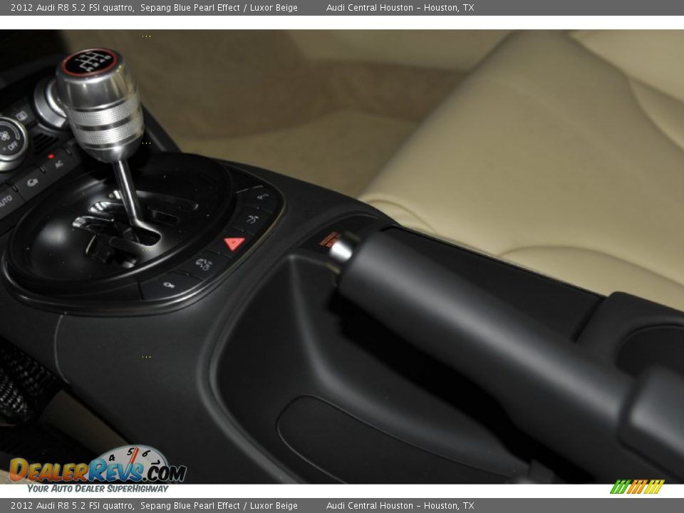 2012 Audi R8 5.2 FSI quattro Shifter Photo #14