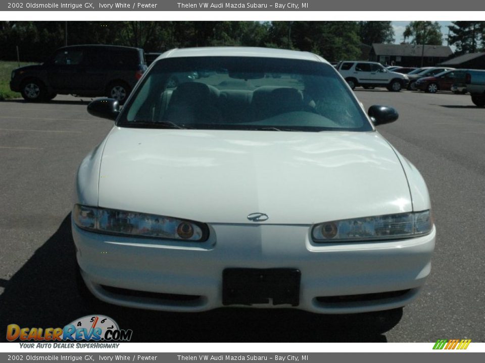 2002 Oldsmobile Intrigue GX Ivory White / Pewter Photo #2