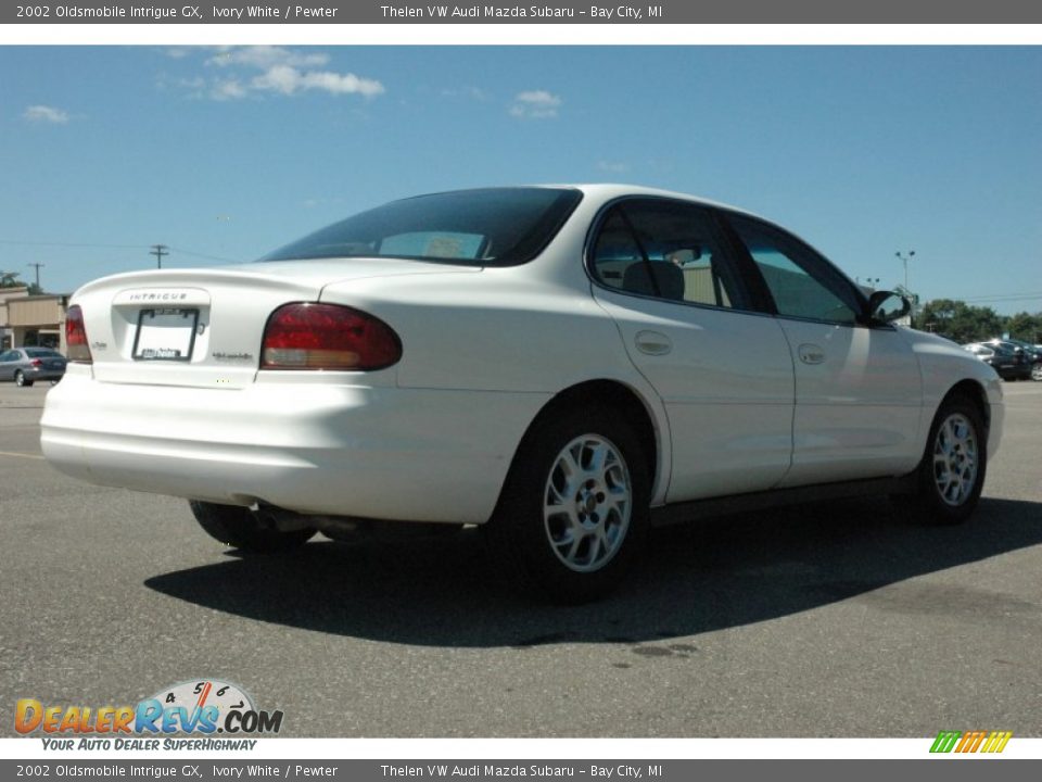 2002 Oldsmobile Intrigue GX Ivory White / Pewter Photo #6