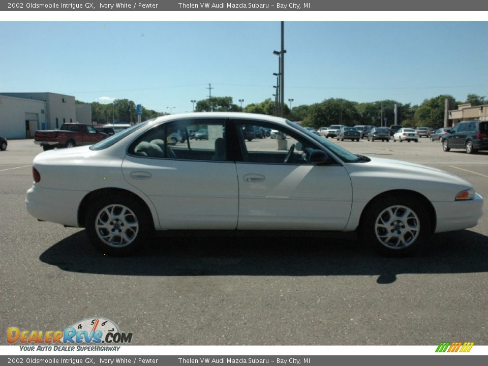 2002 Oldsmobile Intrigue GX Ivory White / Pewter Photo #10