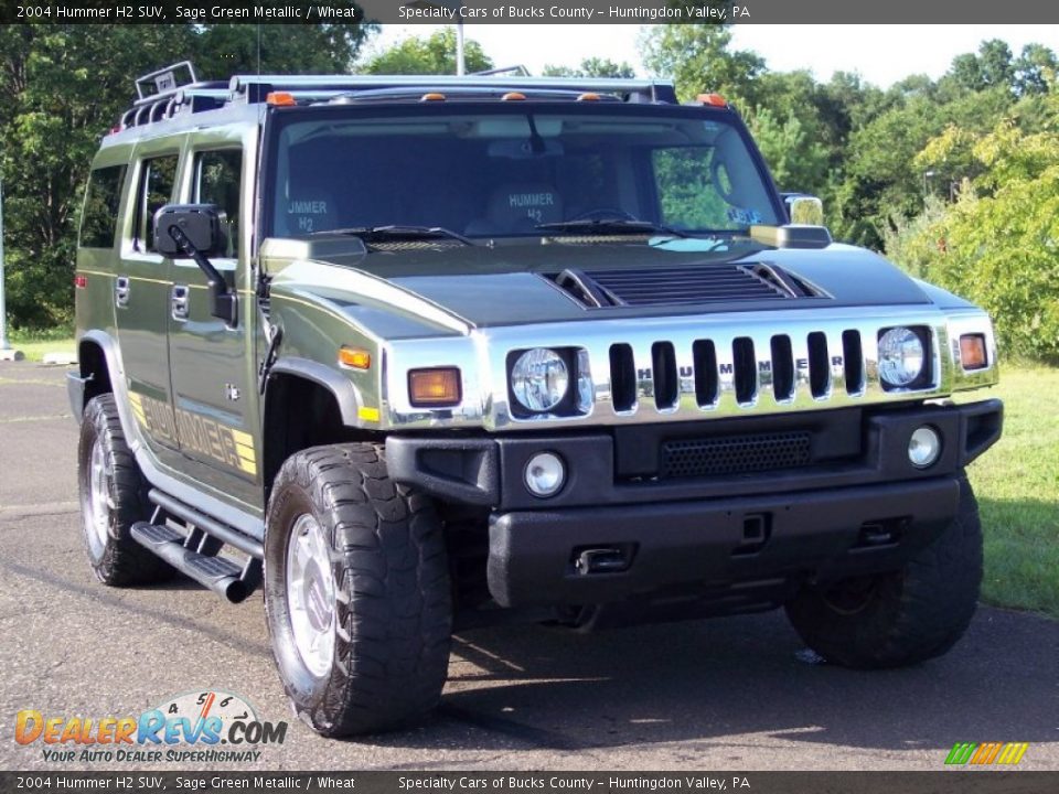 Front 3/4 View of 2004 Hummer H2 SUV Photo #11