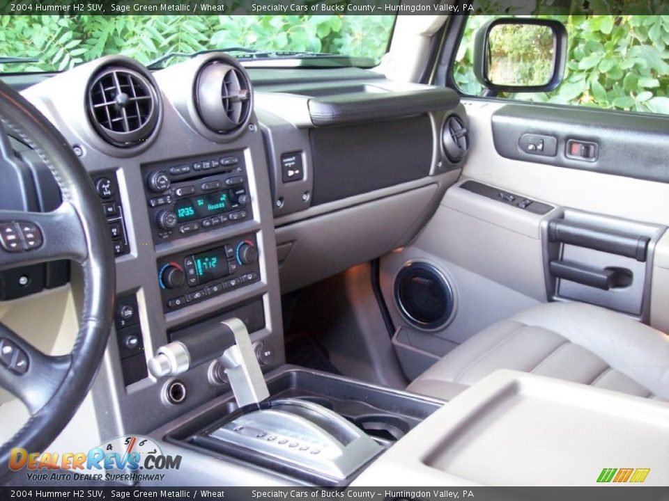 Dashboard of 2004 Hummer H2 SUV Photo #36