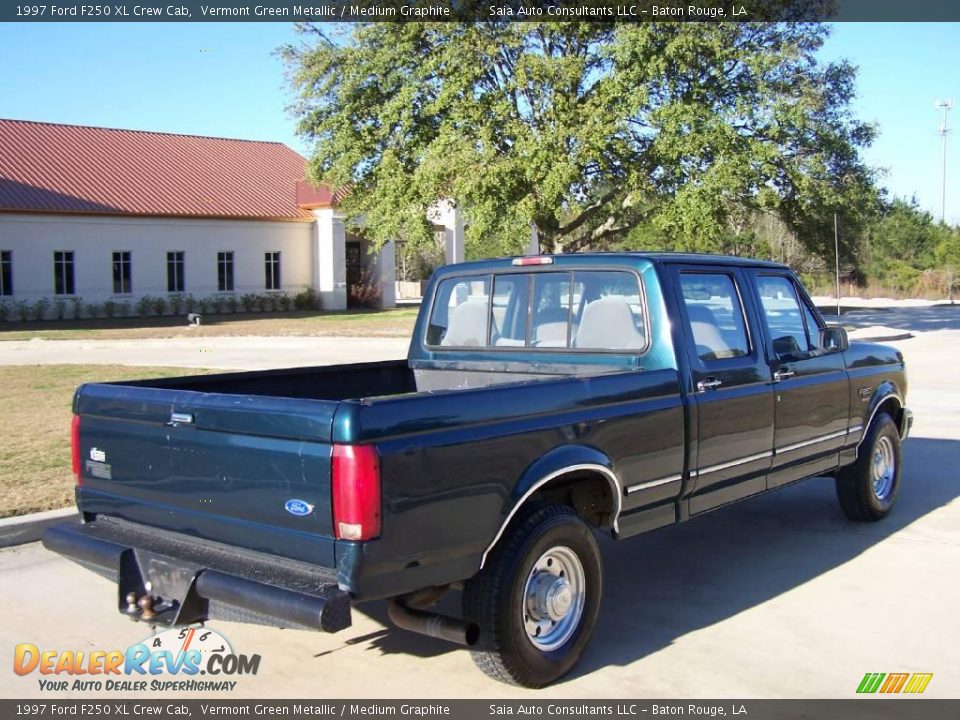 1997 Ford F250 XL Crew Cab Vermont Green Metallic / Medium Graphite Photo #3