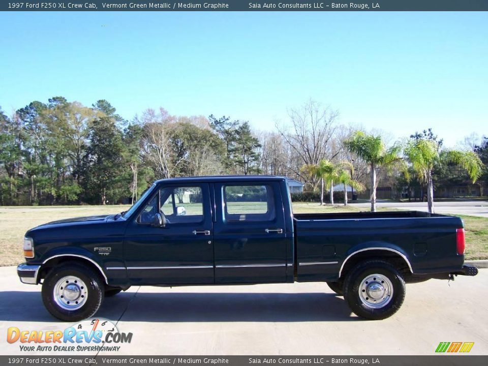 1997 Ford F250 XL Crew Cab Vermont Green Metallic / Medium Graphite Photo #6