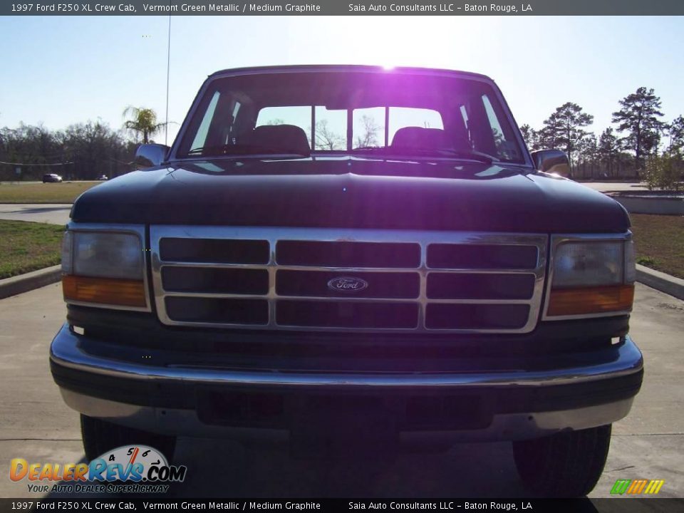 1997 Ford F250 XL Crew Cab Vermont Green Metallic / Medium Graphite Photo #8