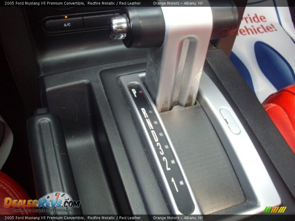 2005 Ford Mustang V6 Premium Convertible Shifter Photo #17