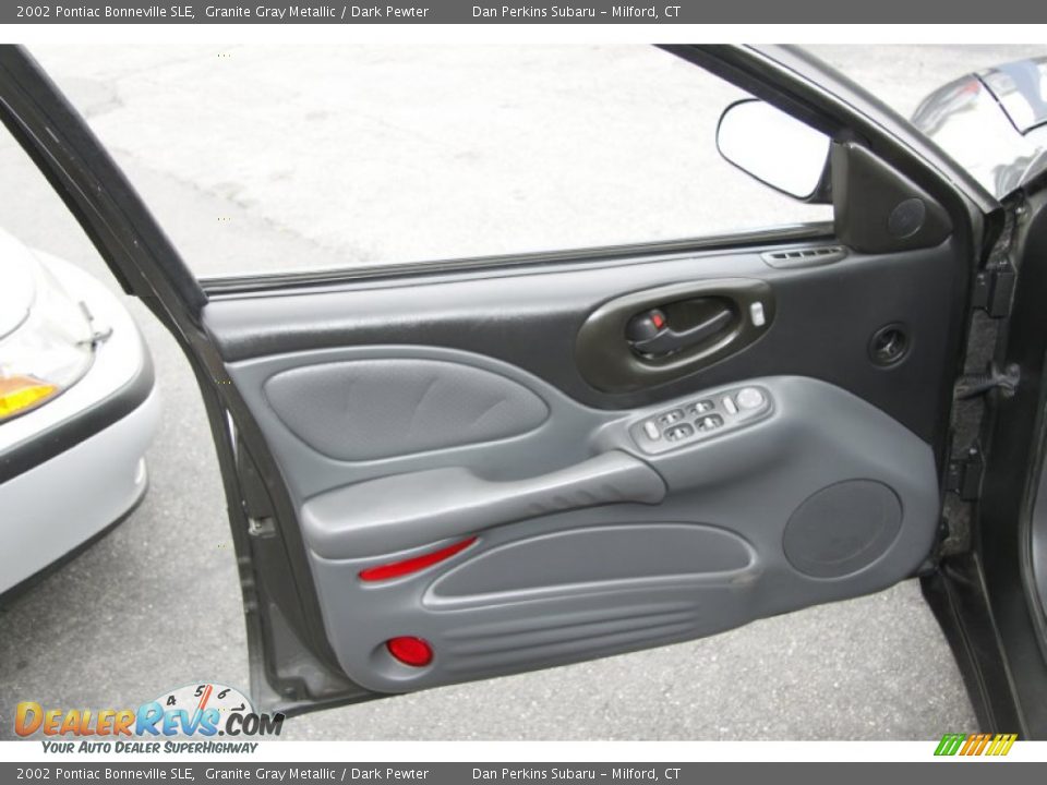 Door Panel of 2002 Pontiac Bonneville SLE Photo #14