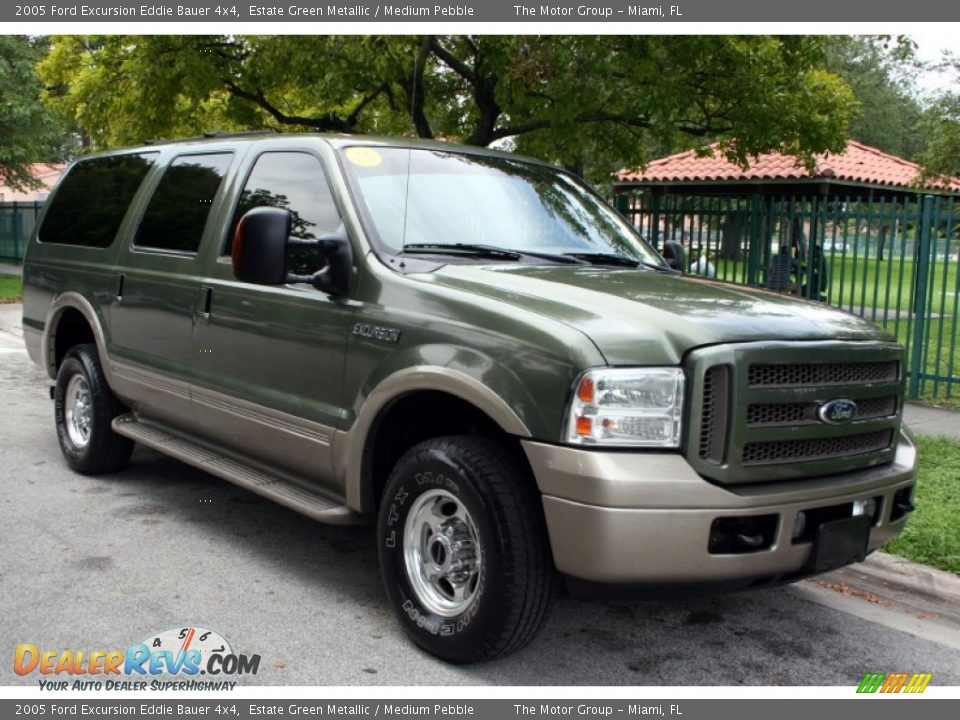 Front 3/4 View of 2005 Ford Excursion Eddie Bauer 4x4 Photo #15