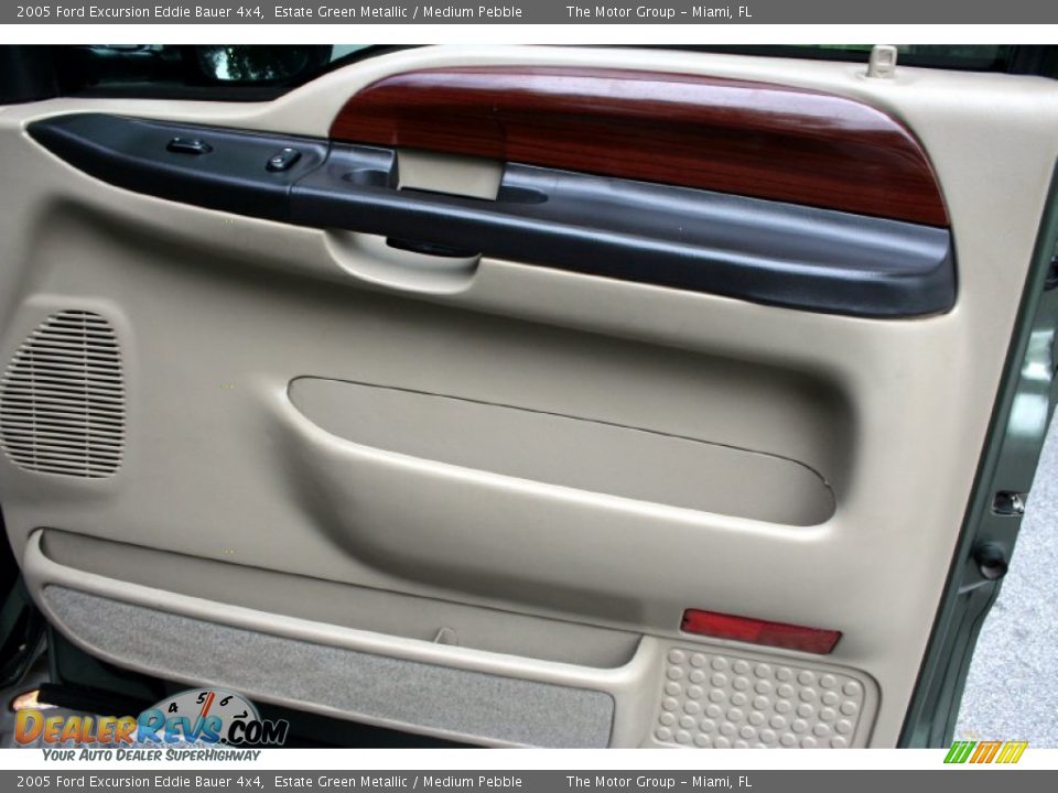 Door Panel of 2005 Ford Excursion Eddie Bauer 4x4 Photo #34