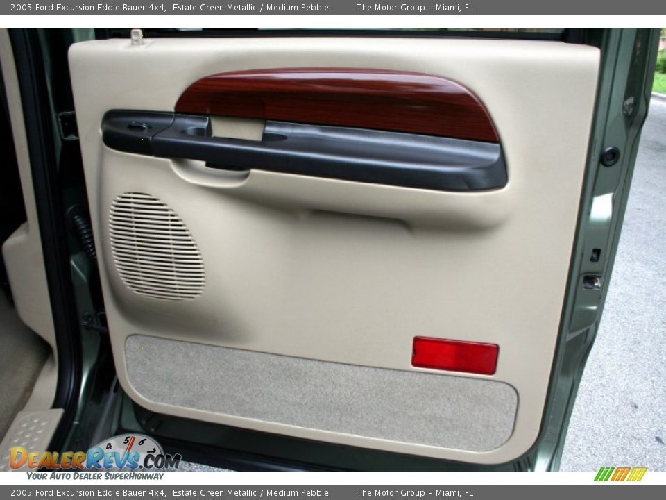 Door Panel of 2005 Ford Excursion Eddie Bauer 4x4 Photo #36