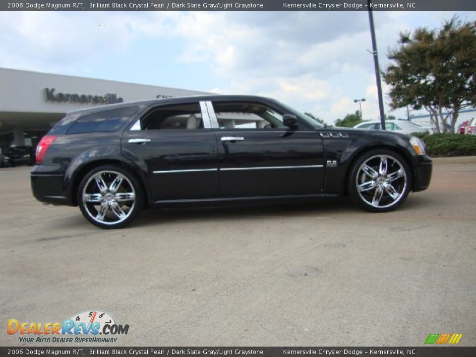 2006 Dodge Magnum R/T Brilliant Black Crystal Pearl / Dark Slate Gray/Light Graystone Photo #2