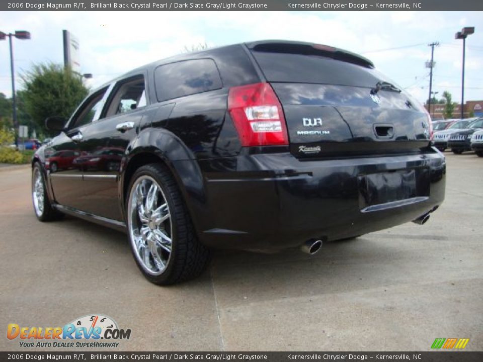 2006 Dodge Magnum R/T Brilliant Black Crystal Pearl / Dark Slate Gray/Light Graystone Photo #5