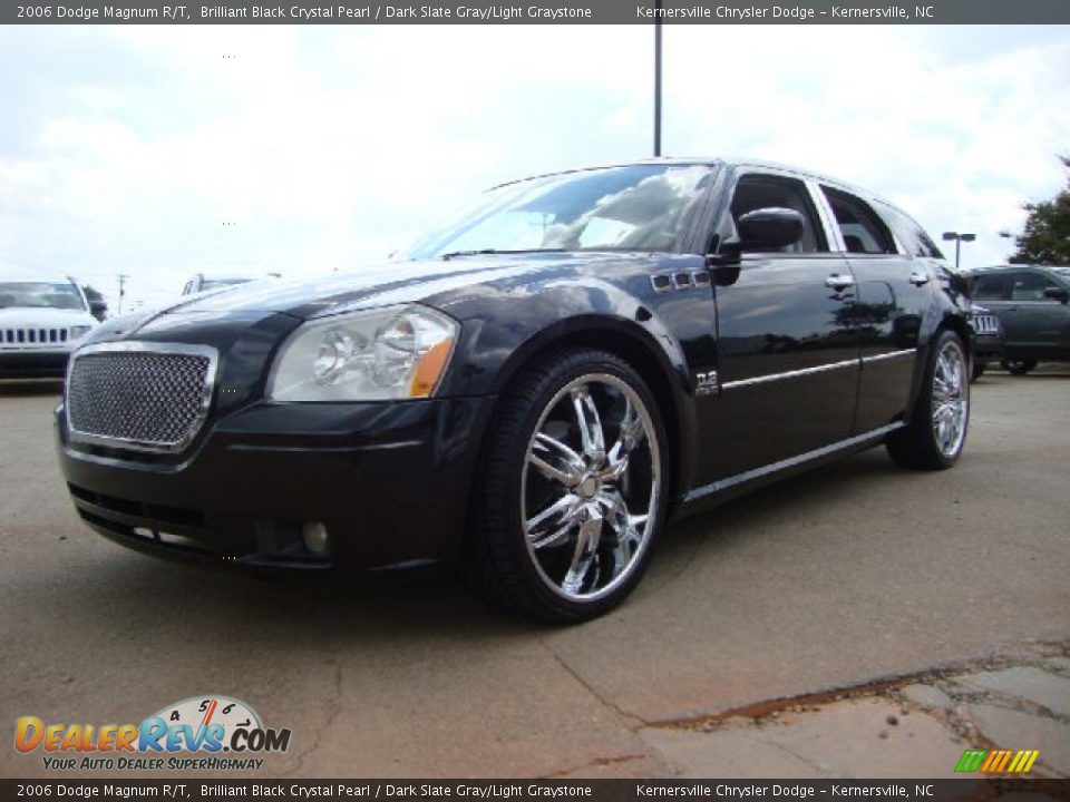 Custom Wheels of 2006 Dodge Magnum R/T Photo #7