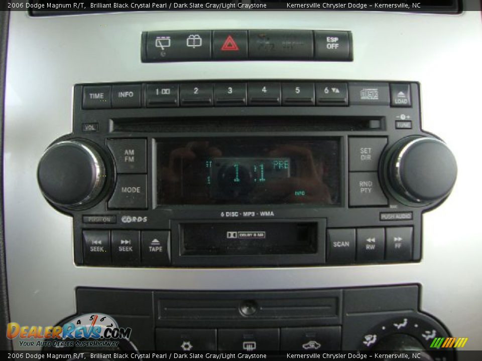 Audio System of 2006 Dodge Magnum R/T Photo #21