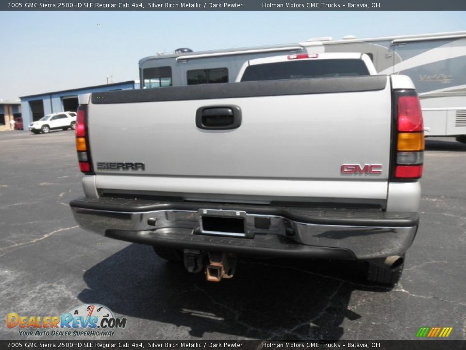 2005 GMC Sierra 2500HD SLE Regular Cab 4x4 Silver Birch Metallic / Dark Pewter Photo #17