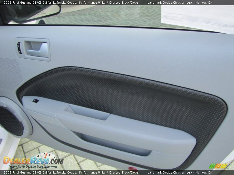 Door Panel of 2008 Ford Mustang GT/CS California Special Coupe Photo #18