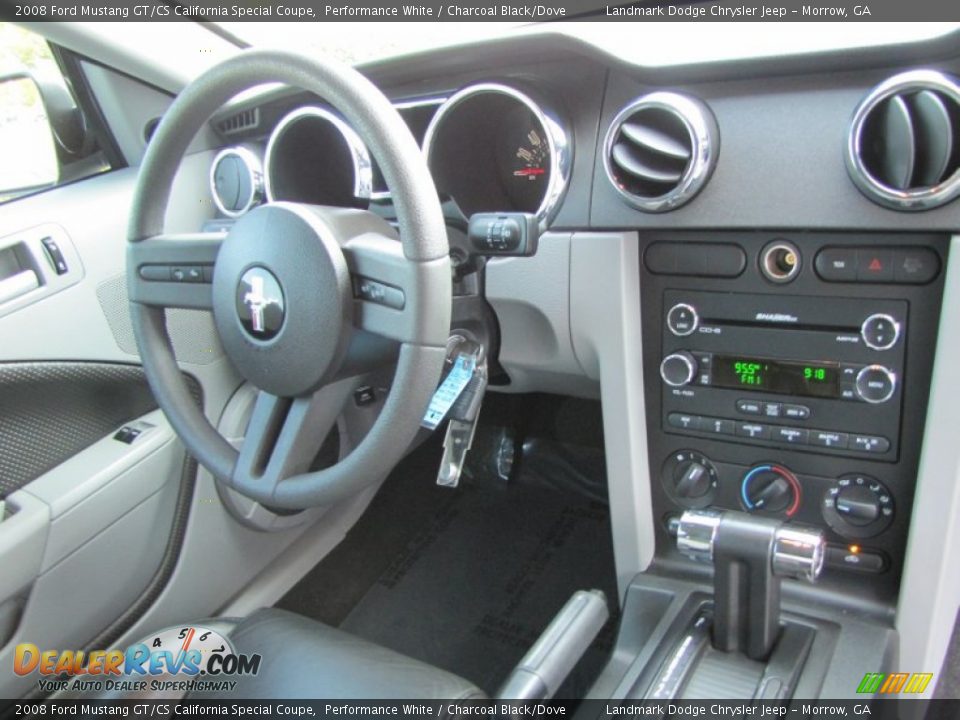 Dashboard of 2008 Ford Mustang GT/CS California Special Coupe Photo #20