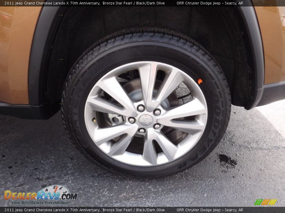 2011 Jeep Grand Cherokee Laredo X 70th Anniversary Wheel Photo #16