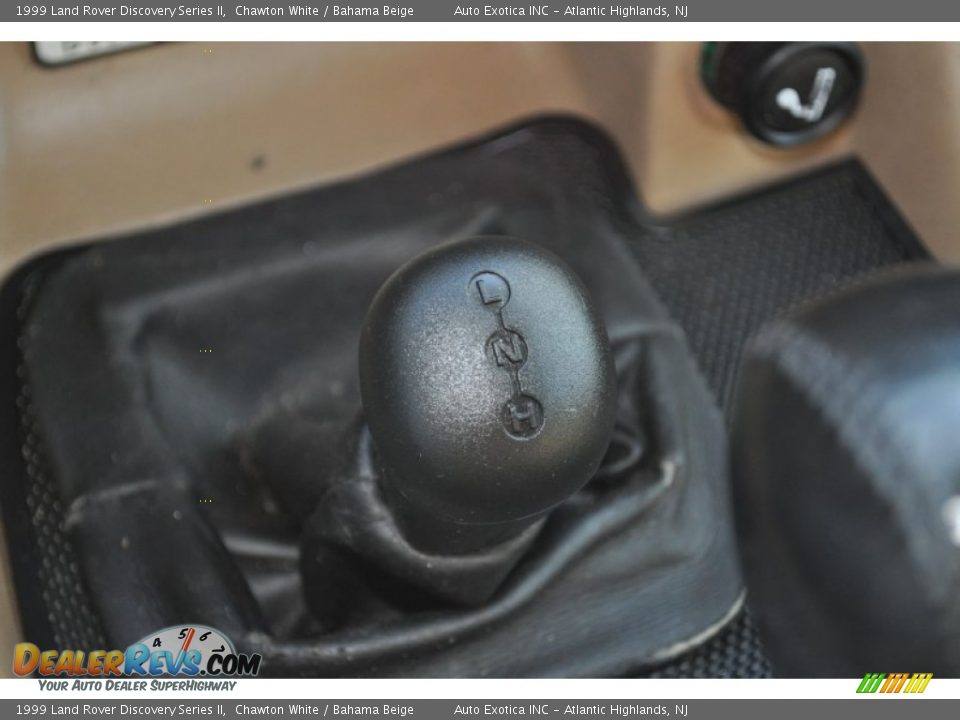 1999 Land Rover Discovery Series II Chawton White / Bahama Beige Photo #17
