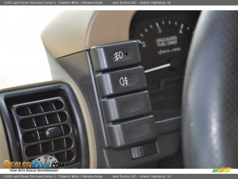 1999 Land Rover Discovery Series II Chawton White / Bahama Beige Photo #23