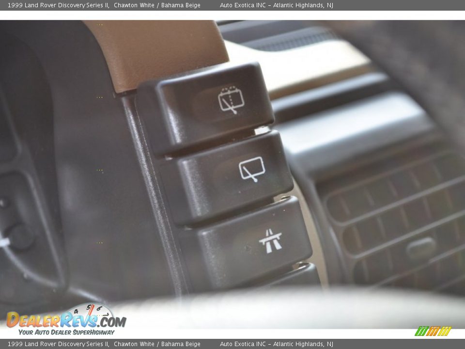 1999 Land Rover Discovery Series II Chawton White / Bahama Beige Photo #24