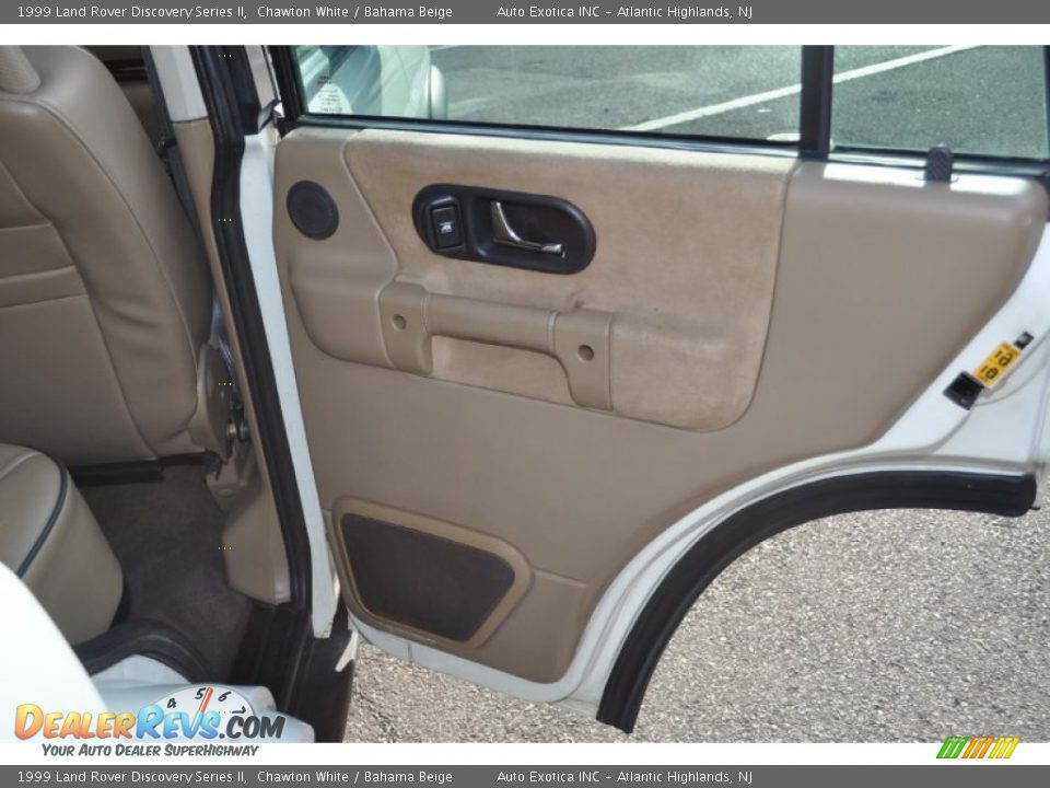 1999 Land Rover Discovery Series II Chawton White / Bahama Beige Photo #26