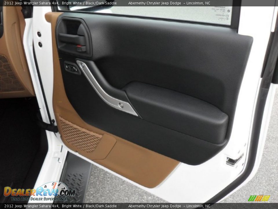 Door Panel of 2012 Jeep Wrangler Sahara 4x4 Photo #21