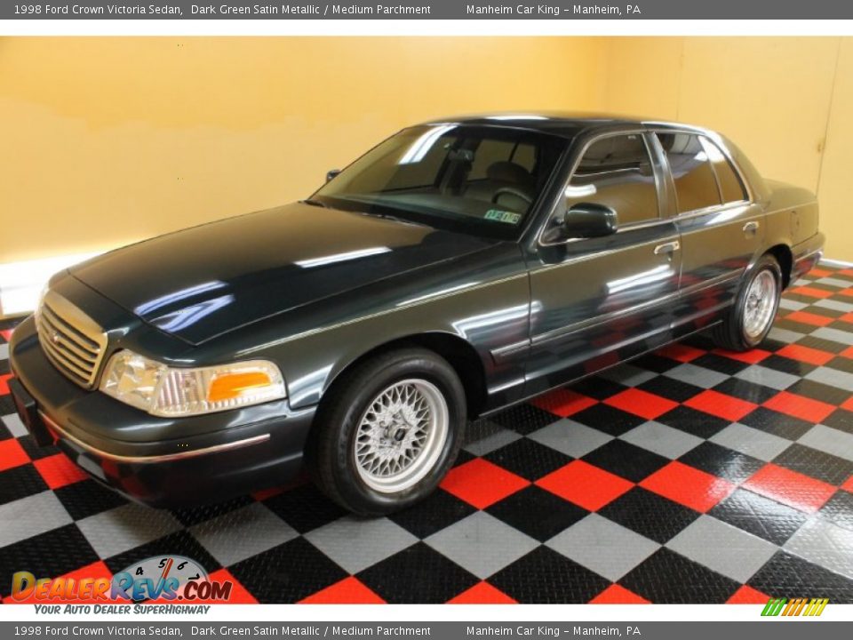 1998 Ford Crown Victoria Sedan Dark Green Satin Metallic / Medium Parchment Photo #2