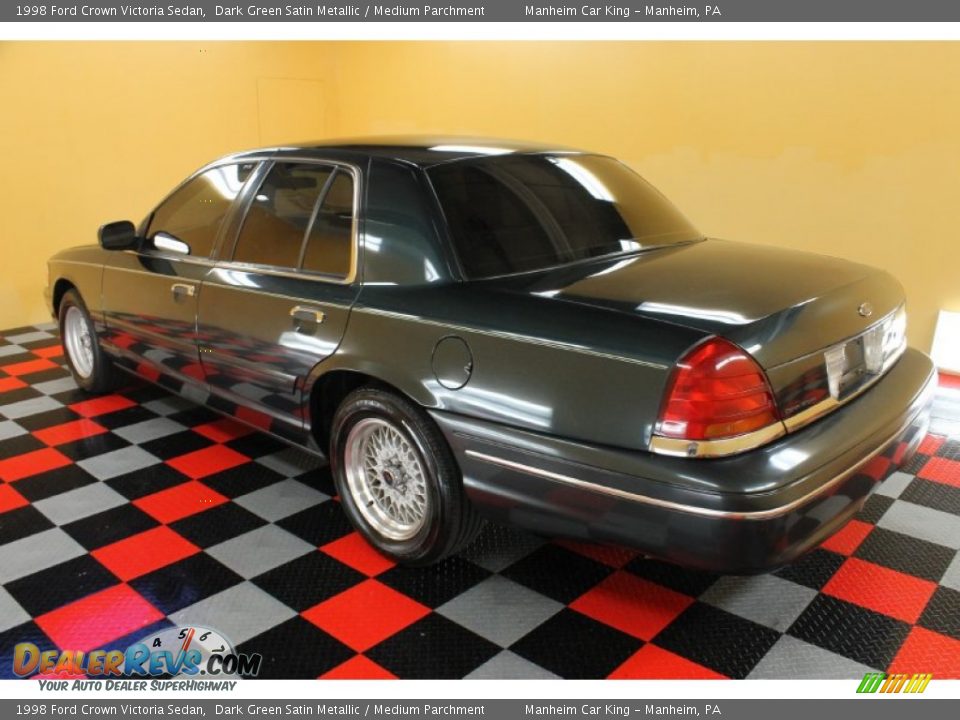 1998 Ford Crown Victoria Sedan Dark Green Satin Metallic / Medium Parchment Photo #3