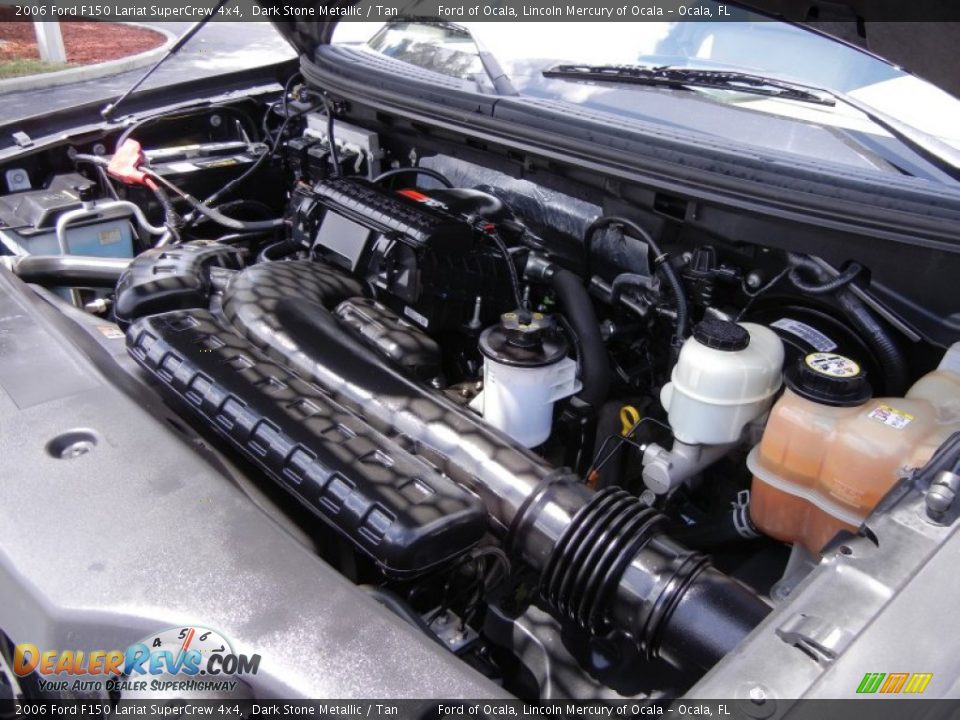 2006 Ford F150 Lariat SuperCrew 4x4 Dark Stone Metallic / Tan Photo #32