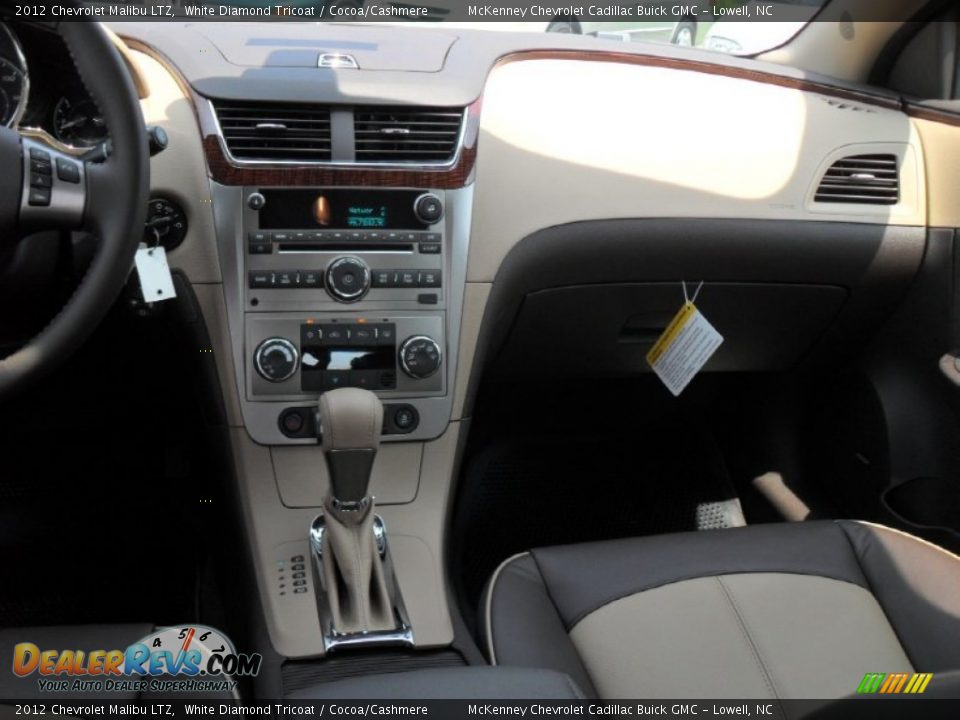 2012 Chevrolet Malibu LTZ White Diamond Tricoat / Cocoa/Cashmere Photo #16