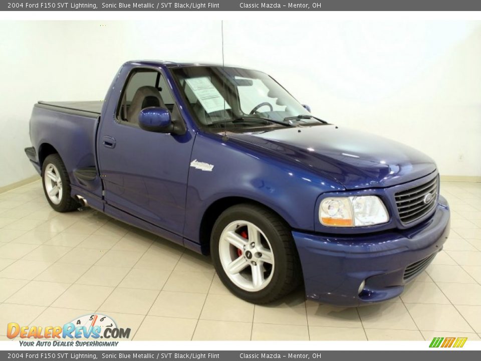 Front 3/4 View of 2004 Ford F150 SVT Lightning Photo #1