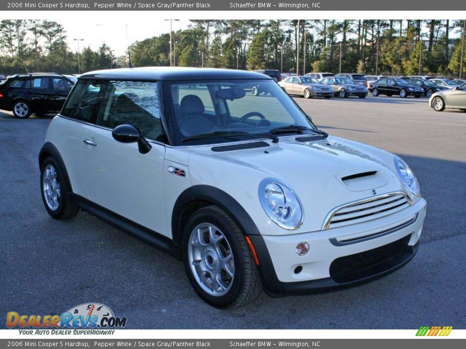 2006 Mini Cooper S Hardtop Pepper White / Space Gray/Panther Black Photo #1