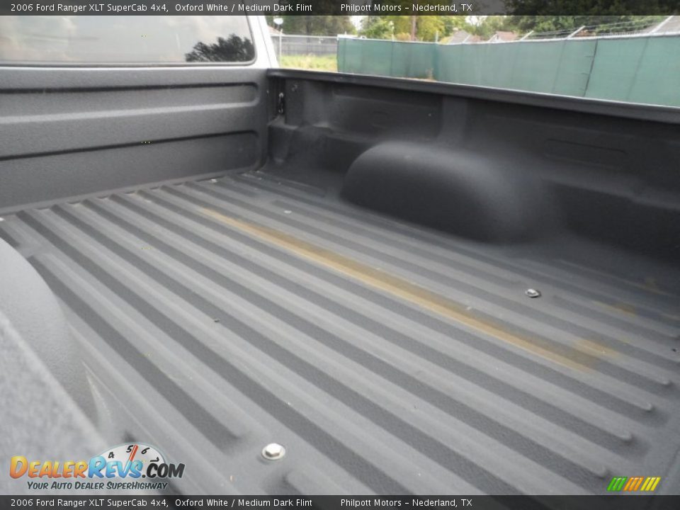 2006 Ford Ranger XLT SuperCab 4x4 Oxford White / Medium Dark Flint Photo #24