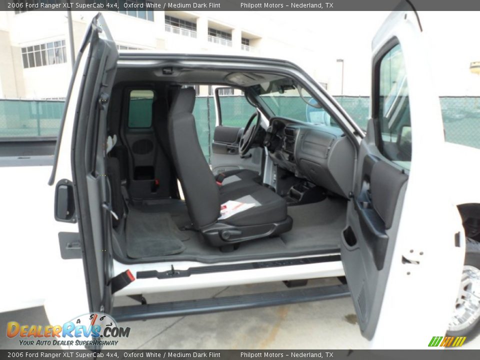 2006 Ford Ranger XLT SuperCab 4x4 Oxford White / Medium Dark Flint Photo #26