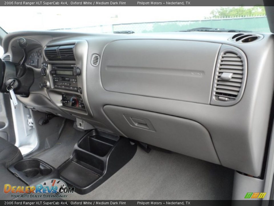 2006 Ford Ranger XLT SuperCab 4x4 Oxford White / Medium Dark Flint Photo #28