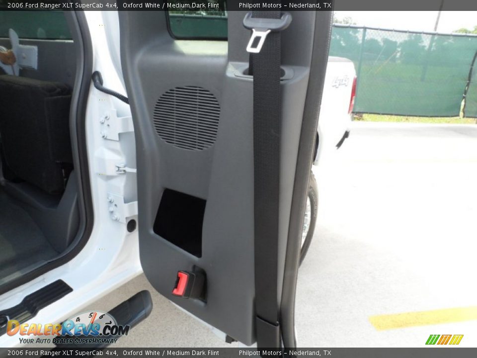 2006 Ford Ranger XLT SuperCab 4x4 Oxford White / Medium Dark Flint Photo #33