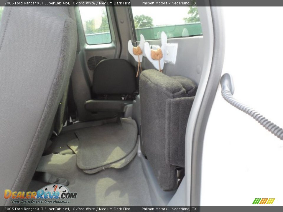 2006 Ford Ranger XLT SuperCab 4x4 Oxford White / Medium Dark Flint Photo #34