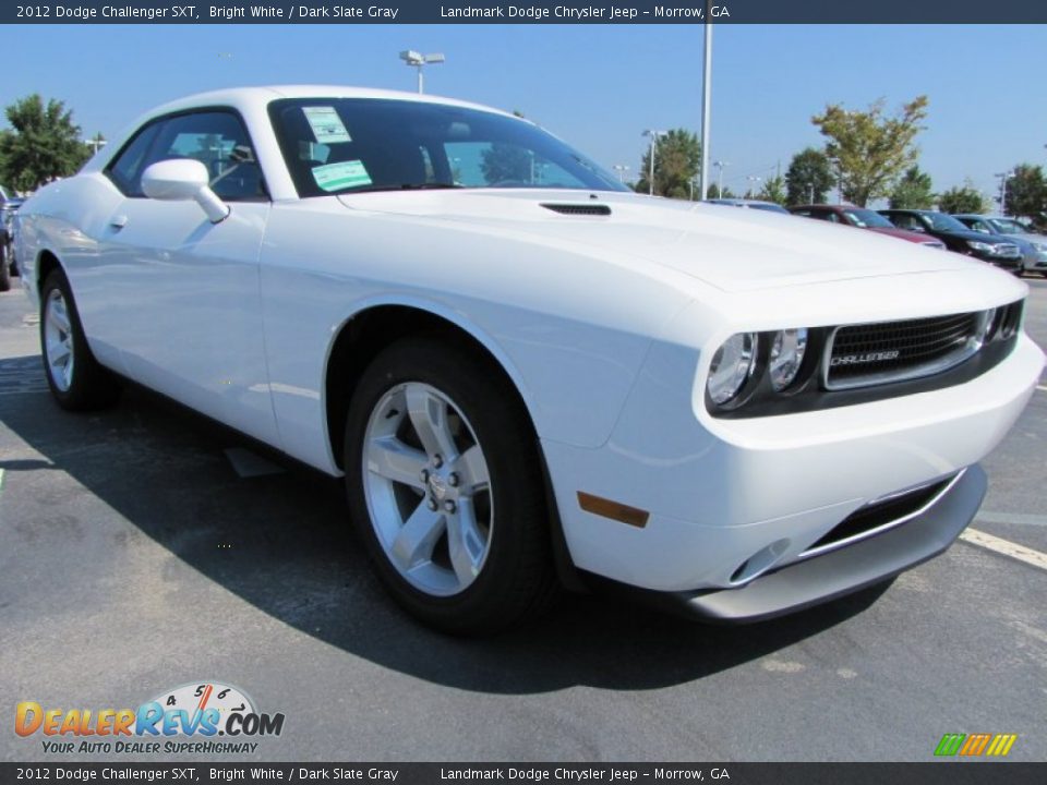 Front 3/4 View of 2012 Dodge Challenger SXT Photo #4